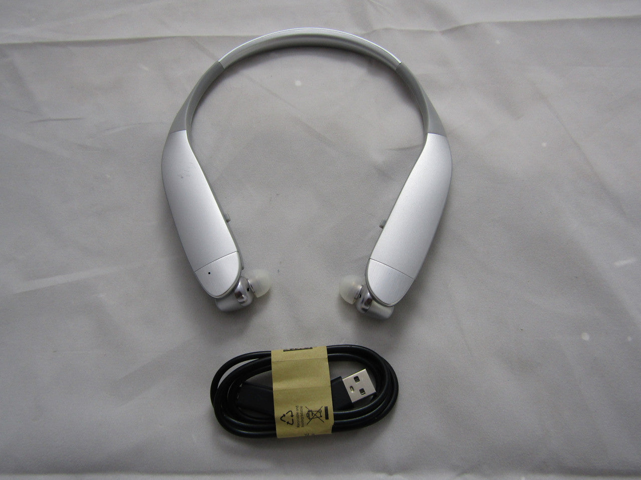 Insignia Wireless In-Ear Behind-the-Neck Noise Canceling Headphones NS-CAHBTEBNC Silver