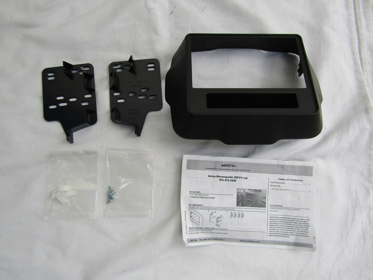 Metra 95-6532B Single DIN Dash Kit for 2015 - Jeep Renegade (Black) LN