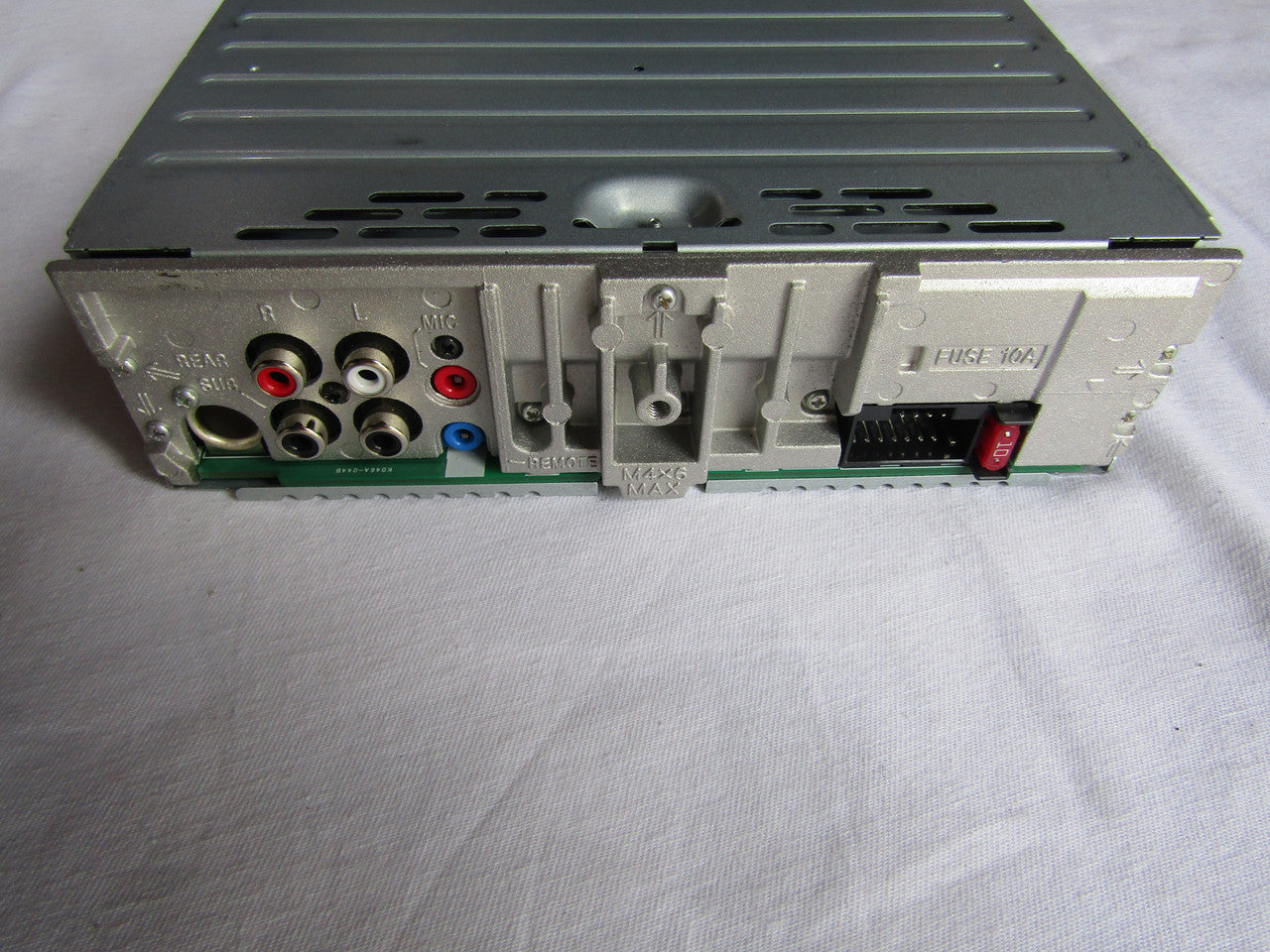 Sony MEX-N4380BT In-Dash CD/DM Receiver Built-in Bluetooth with Detachable Faceplate Black VG