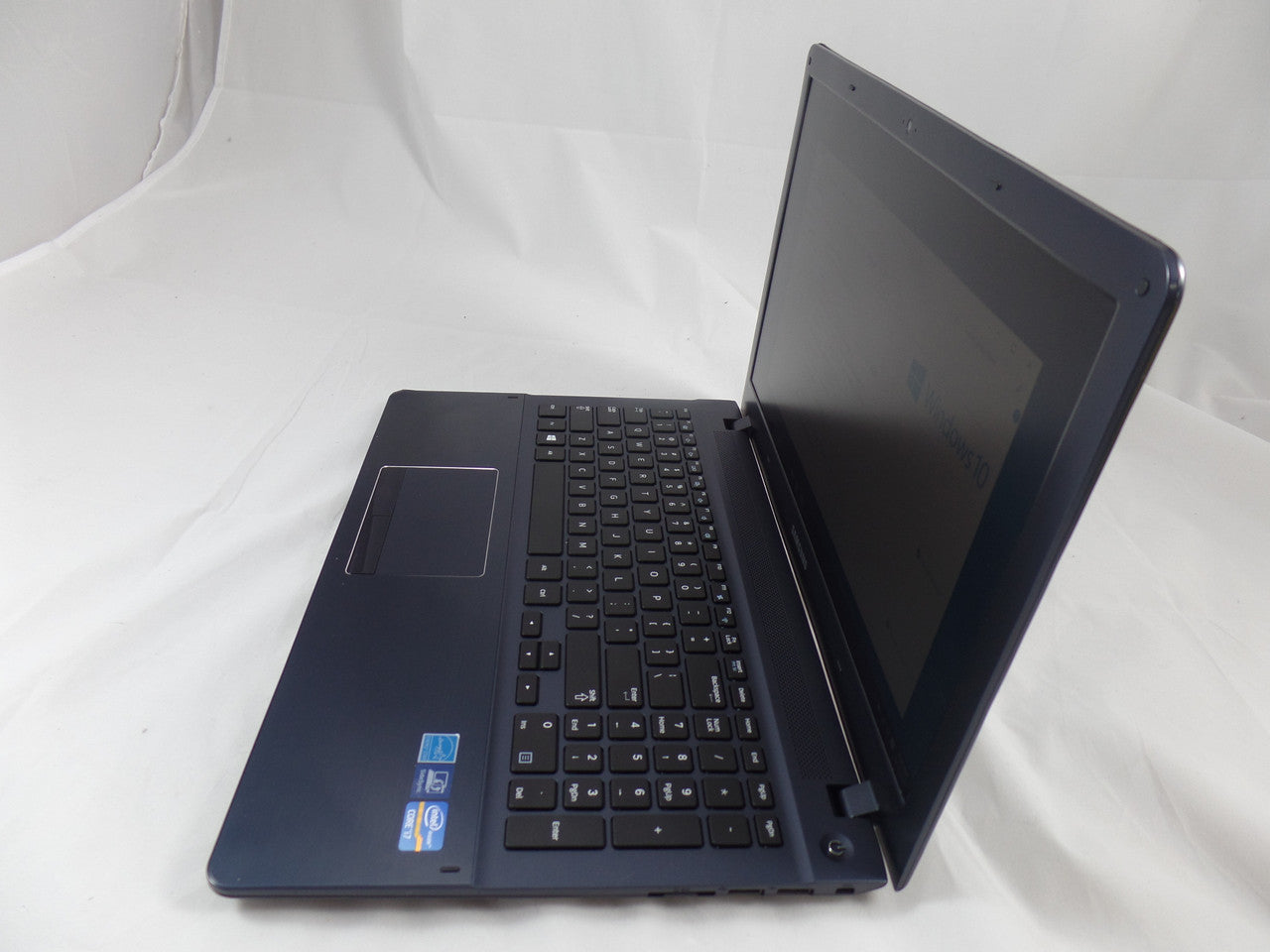 Samsung ATIV Book 4 NP470R5E-K02UB 15.6" Laptop Intel Core i7-3537U 8GB Memory 240GB SSD Mineral Ash Black VG