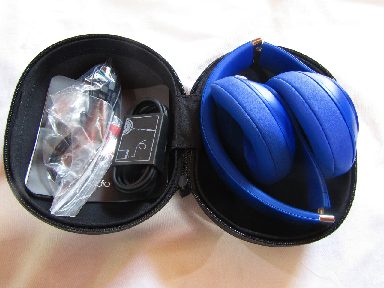 Beats Studio3 Wireless Noise Canceling Over-Ear Headphones – NBA Collection – 76ers Blue
