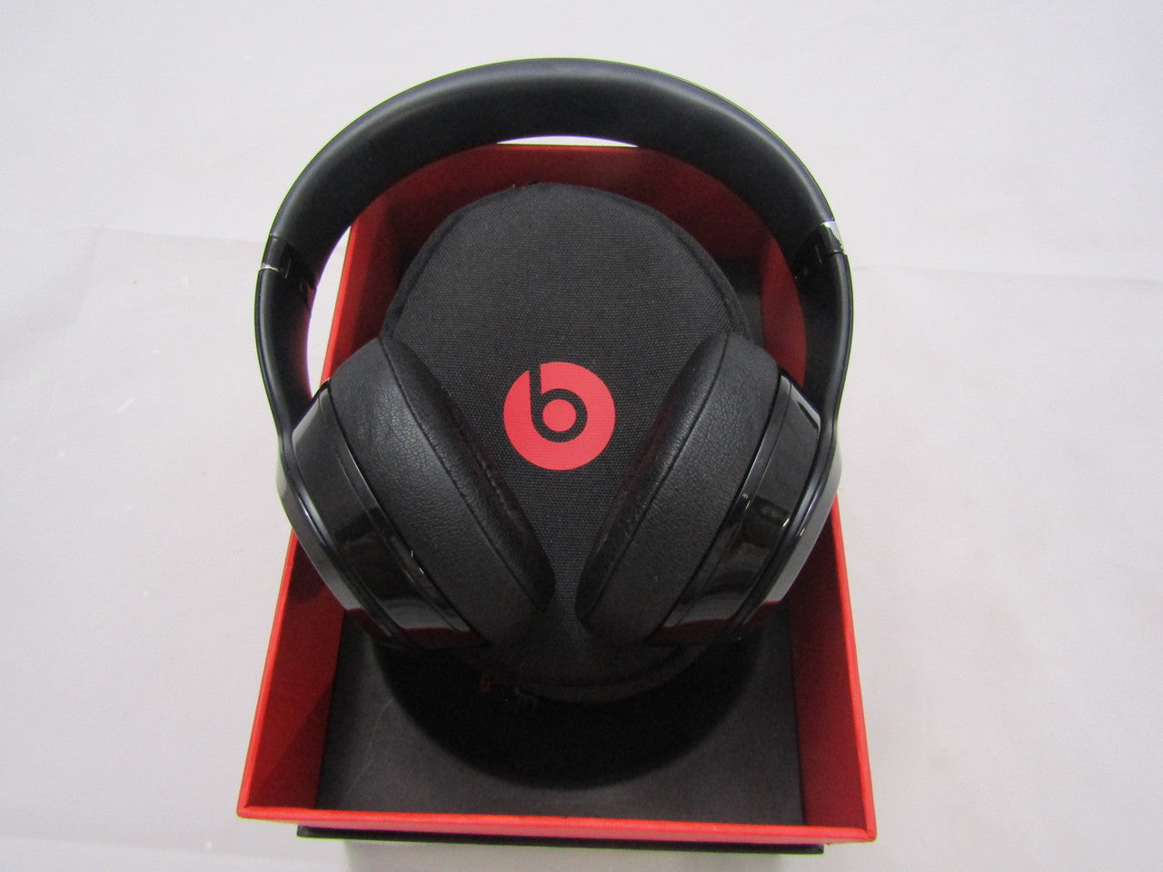 Beats Solo3 Wireless On-Ear Headphones Gloss Black MNEN2LL/A VG
