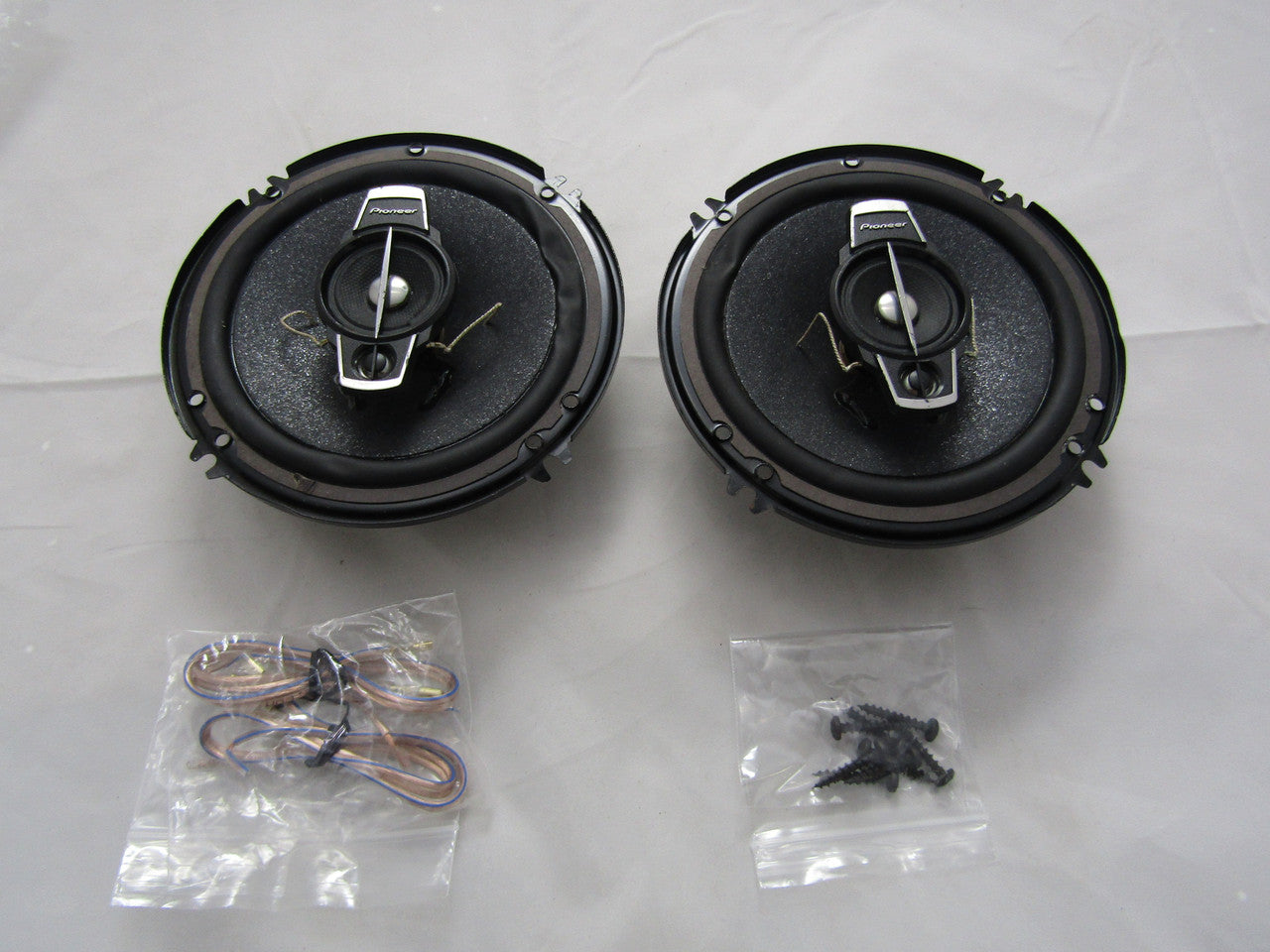 Pioneer TS-A650R TS-A Series 6-1/2" 3-Way Car Speakers with Multilayer Mica Matrix Cones (Pair) Black VG