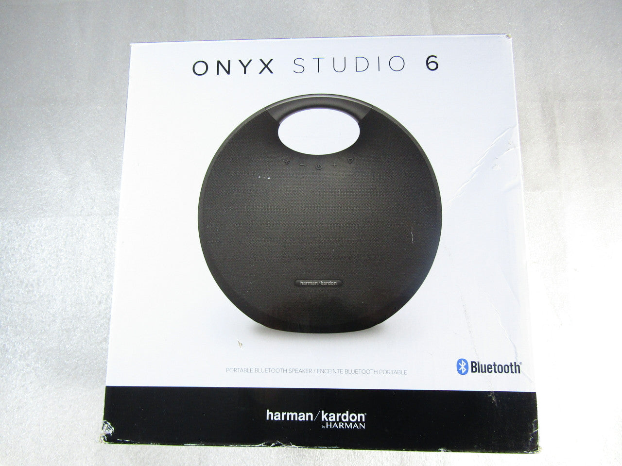 Harman Kardon Onyx Studio 6 is a premium portable Bluetooth speaker system Black VG
