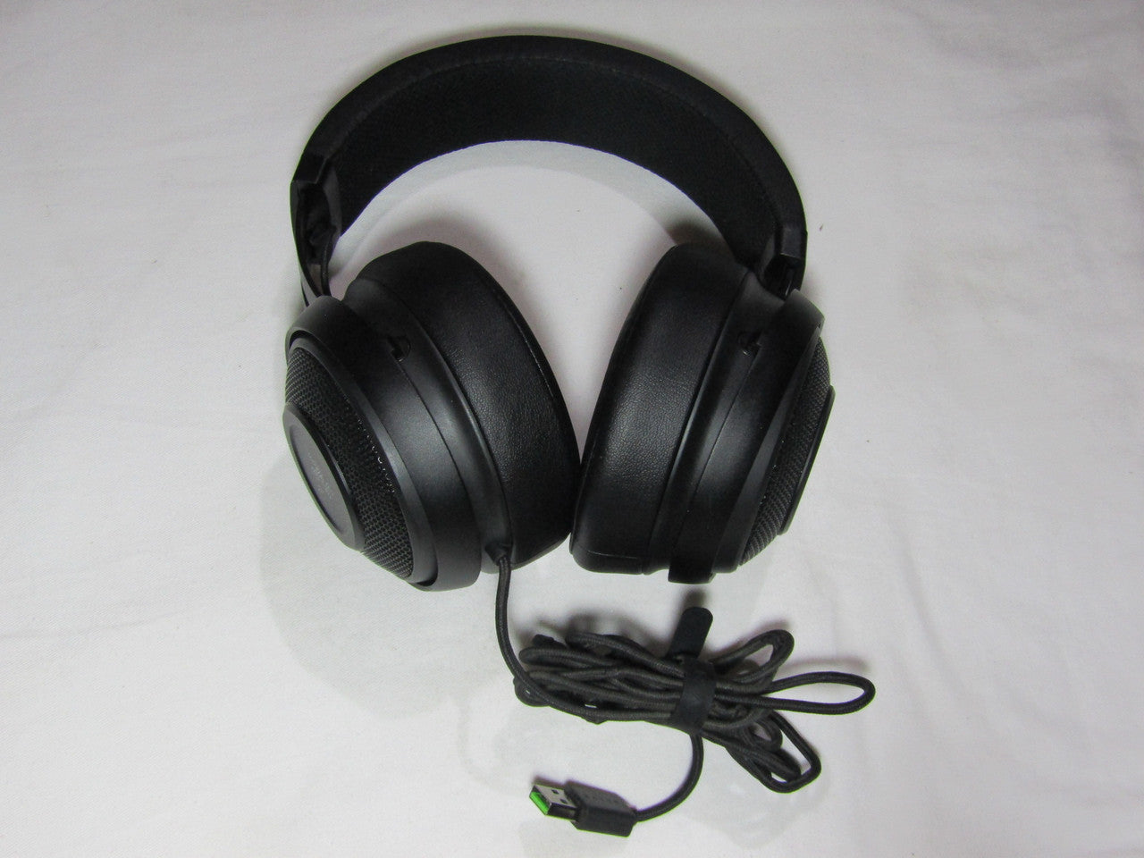 Razer Kraken 7.1 V2: 7.1 Surround Sound - Retractable Noise-Cancelling Mic - Lightweight Aluminum Frame - Gaming Headset Works with PC & PS4 - Black