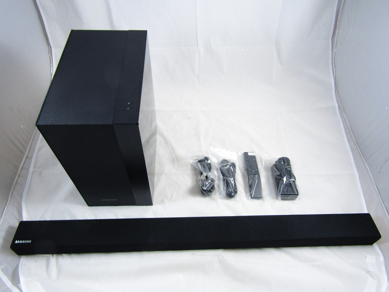 Samsung HW-M360/ZA 2.1 Channel 200 Watt Wireless Audio Soundbar G