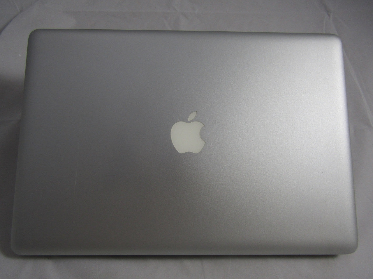 Apple MacBook Pro MC723LL/A 15.4” Laptop Intel i7 2.2GHz 16GB Memory 256GB SSD MacOS 10.12 High Sierra VG