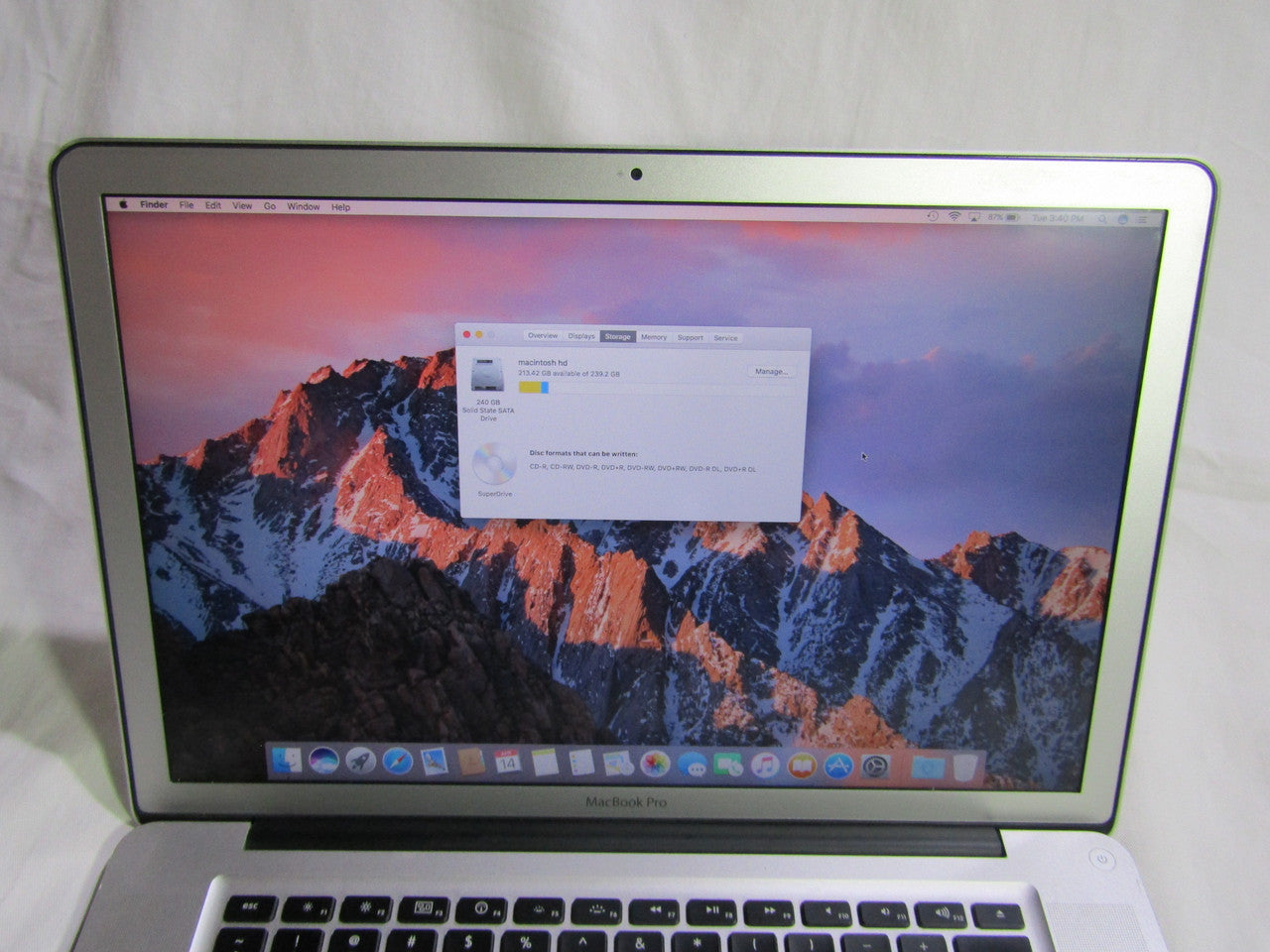 Apple MacBook Pro MC723LL/A 15.4” Laptop Intel i7 2.2GHz 16GB Memory 240GB SSD MacOS 10.12 Sierra VG