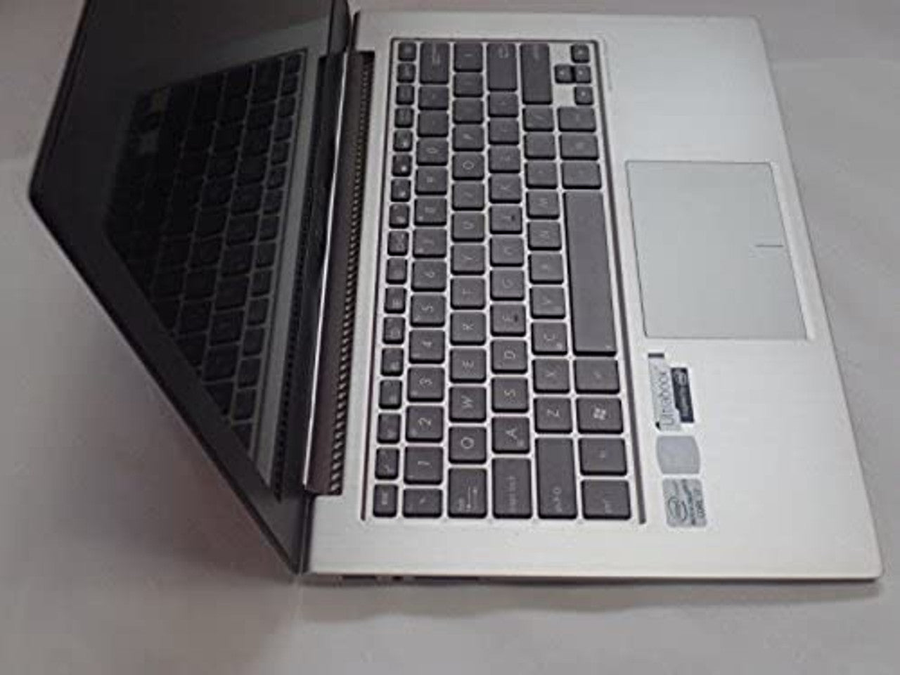Asus Zenbook UX31A-DH71 Ultrabook-  13.3" Full HD Display, Intel Dual-Core Processor i7-3517u 1.9GHz, 4GB Memory, 256G SSD, Windows 8 LN