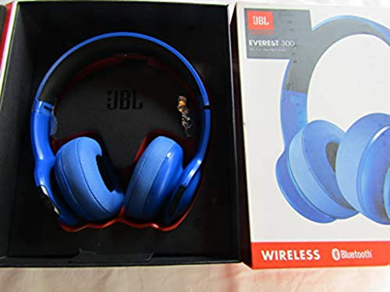 JBL Everest 300 Wireless Bluetooth On-Ear Headphones (Blue)