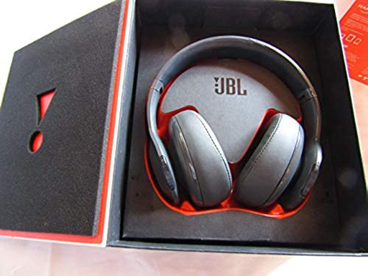 JBL Everest 700 Wireless Bluetooth Around-Ear Headphones (Black) VG2