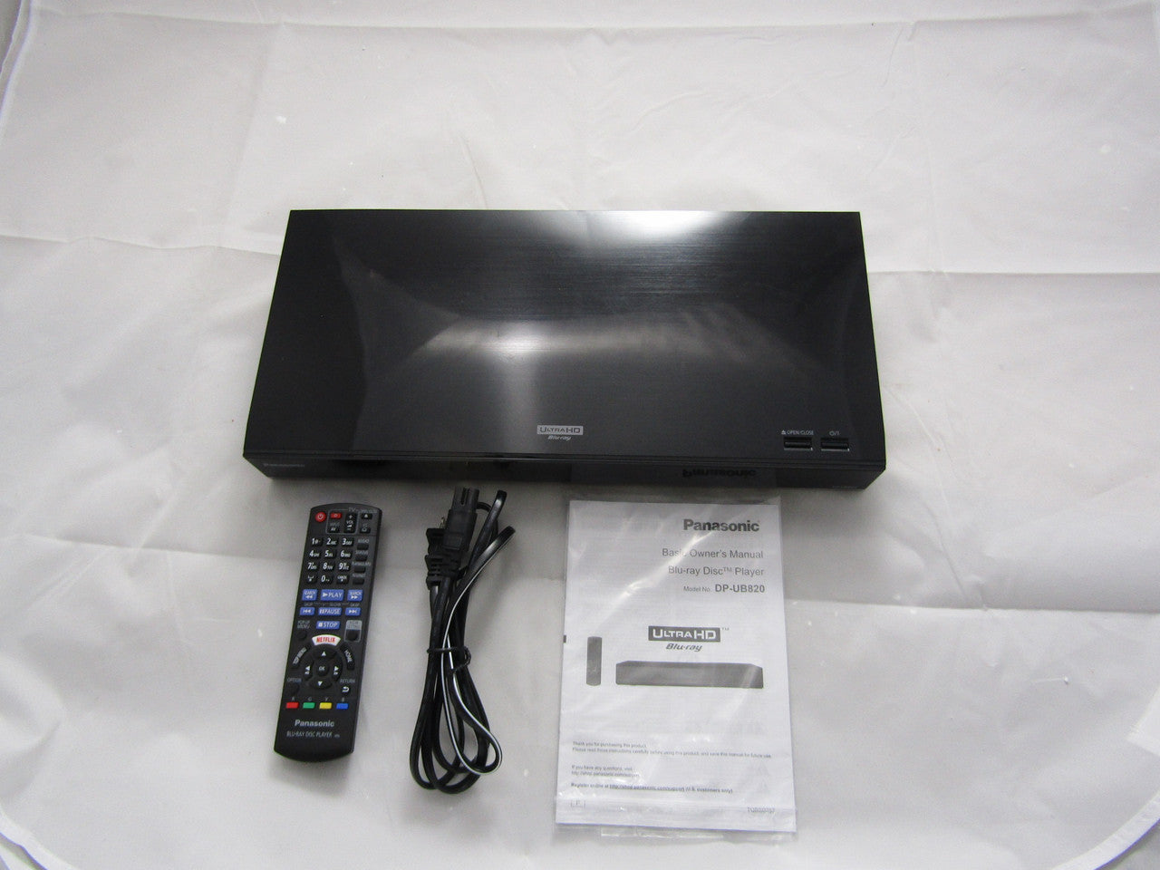Panasonic DP-UB820-K Streaming 4K Ultra HD Hi-Res Audio with Dolby Vision 7.1 Channel DVD/CD/3D Wi-Fi Built-In Blu-Ray Player - Black VG