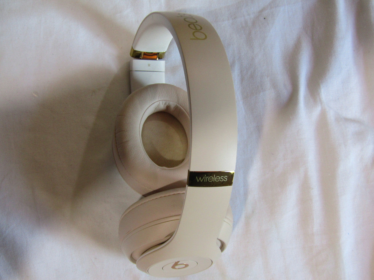 Beats by Dr. Dre - Beats Studio3 Wireless Noise Canceling Headphones - Beats Skyline Collection - Desert Sand