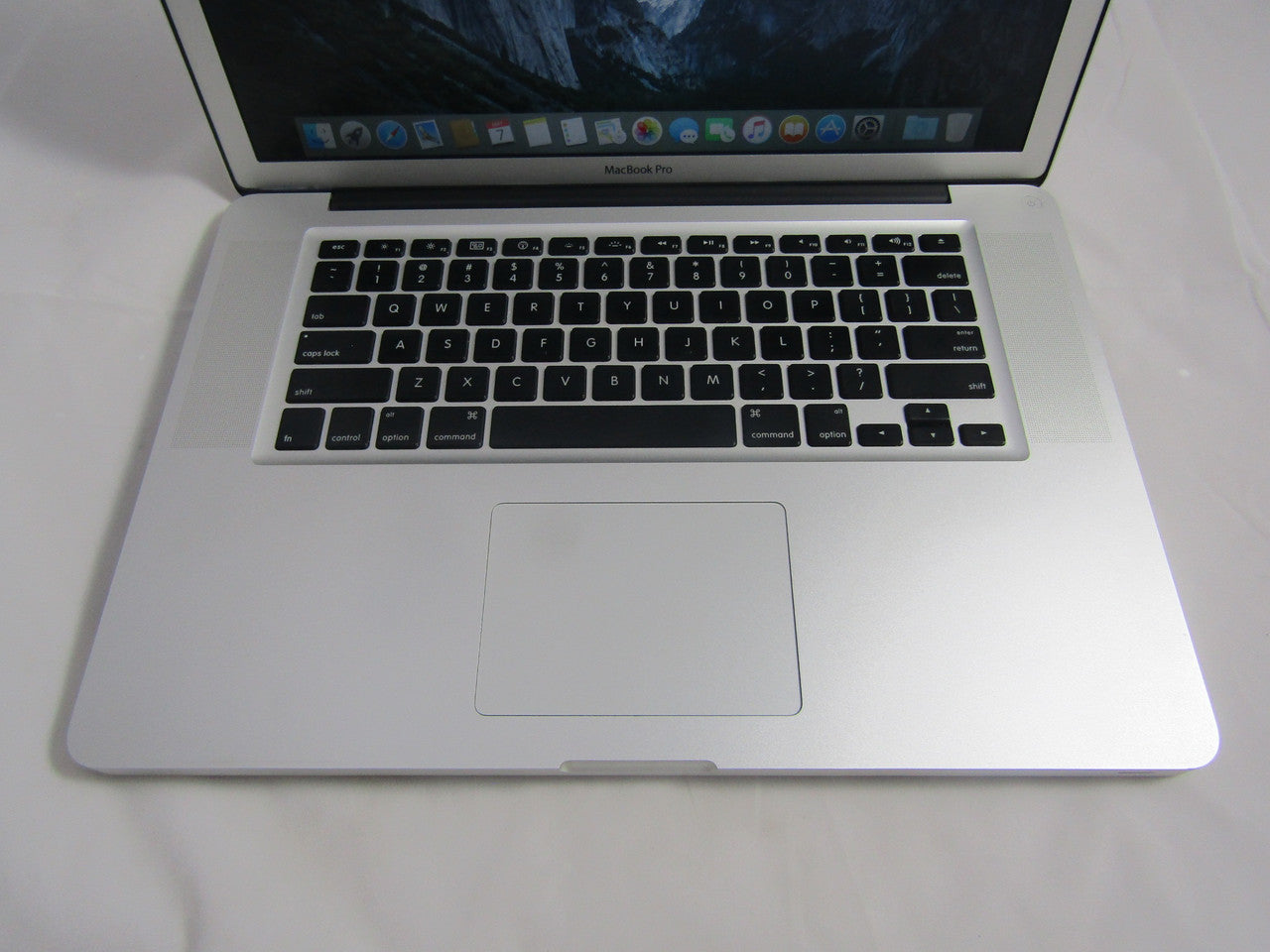 Apple MacBook Pro MB986LL/A 15.4" Anti-Glare Screen Laptop 2.8GHz 8GB DDR3 Memory 100GB SSD (Solid State Drive) DVD Burner Mac OS El Capitan VG1