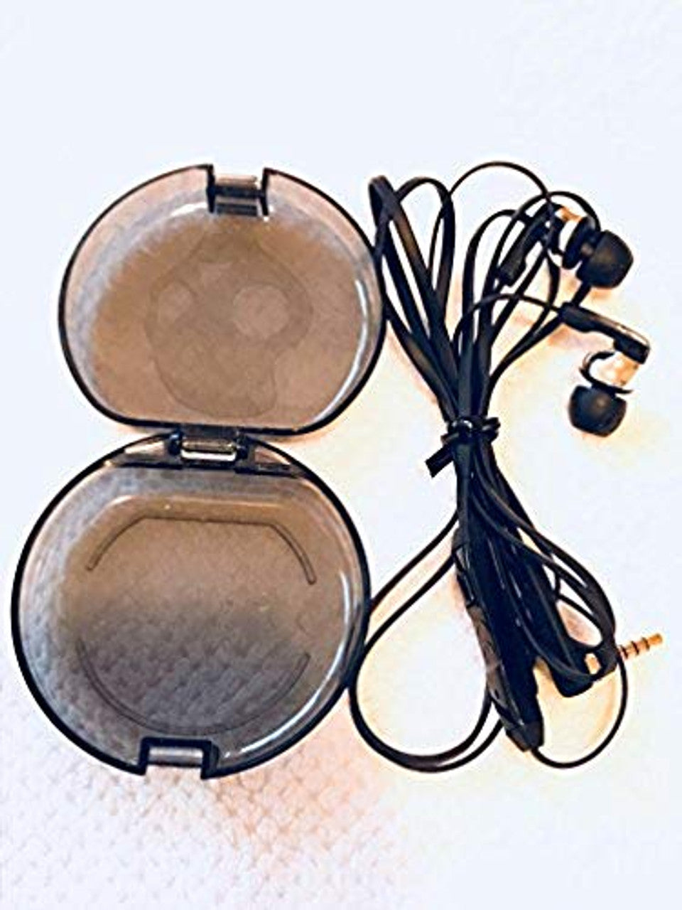 Skullcandy Strum Earbud with Universal In-Line Microphone and Remote, Supreme Sound Acoustics, Flexible Design To Match All Ears, Tug and Pull Resistant, Street/Black VG