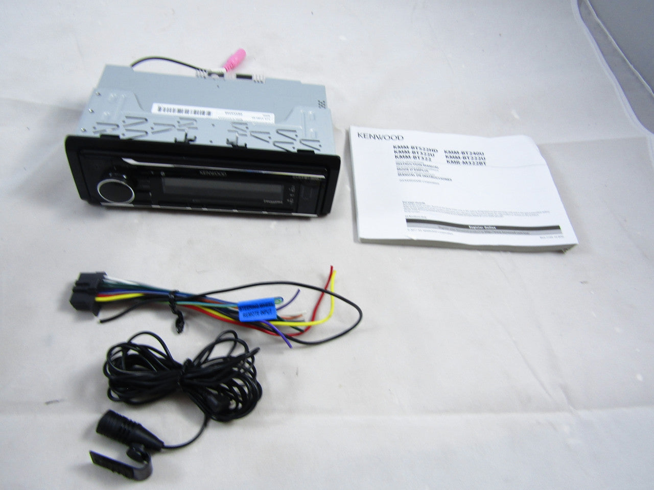 Kenwood KMM-BT322U Media Receiver w/Bluetooth and HD Radio LN