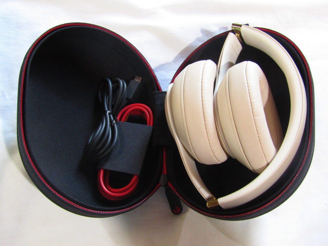 Beats by Dr. Dre - Beats Studio3 Wireless Noise Canceling Headphones - Beats Skyline Collection - Desert Sand