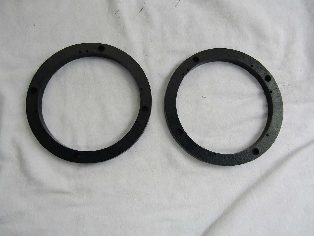 Metra 82-4400 Universal 1/2-Inch Plastic Spacer Rings for 6-1/2-Inch Speakers LN