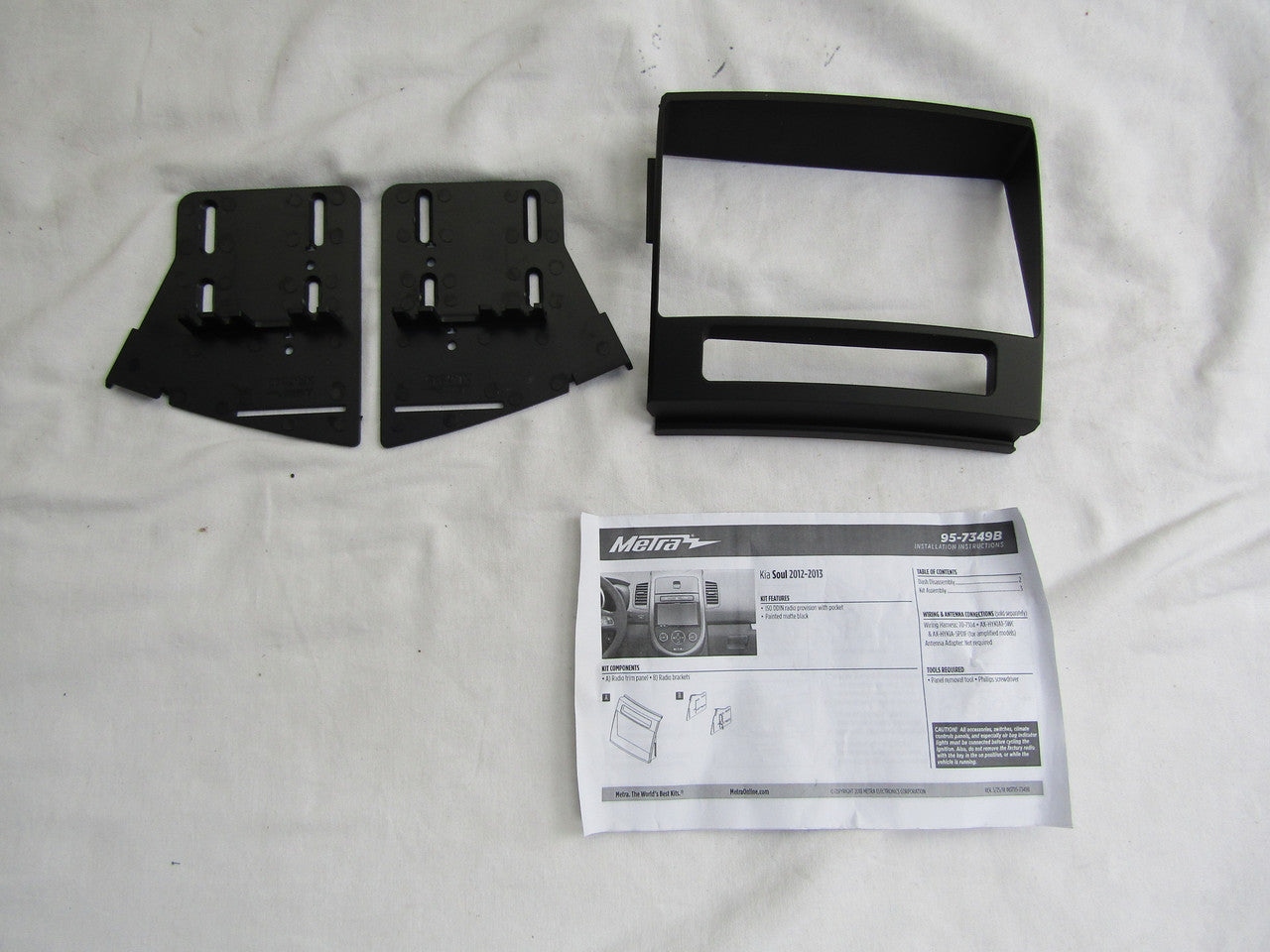 Metra 95-7349B 2012-Up Kia Soul Double DIN Installation Kit LN