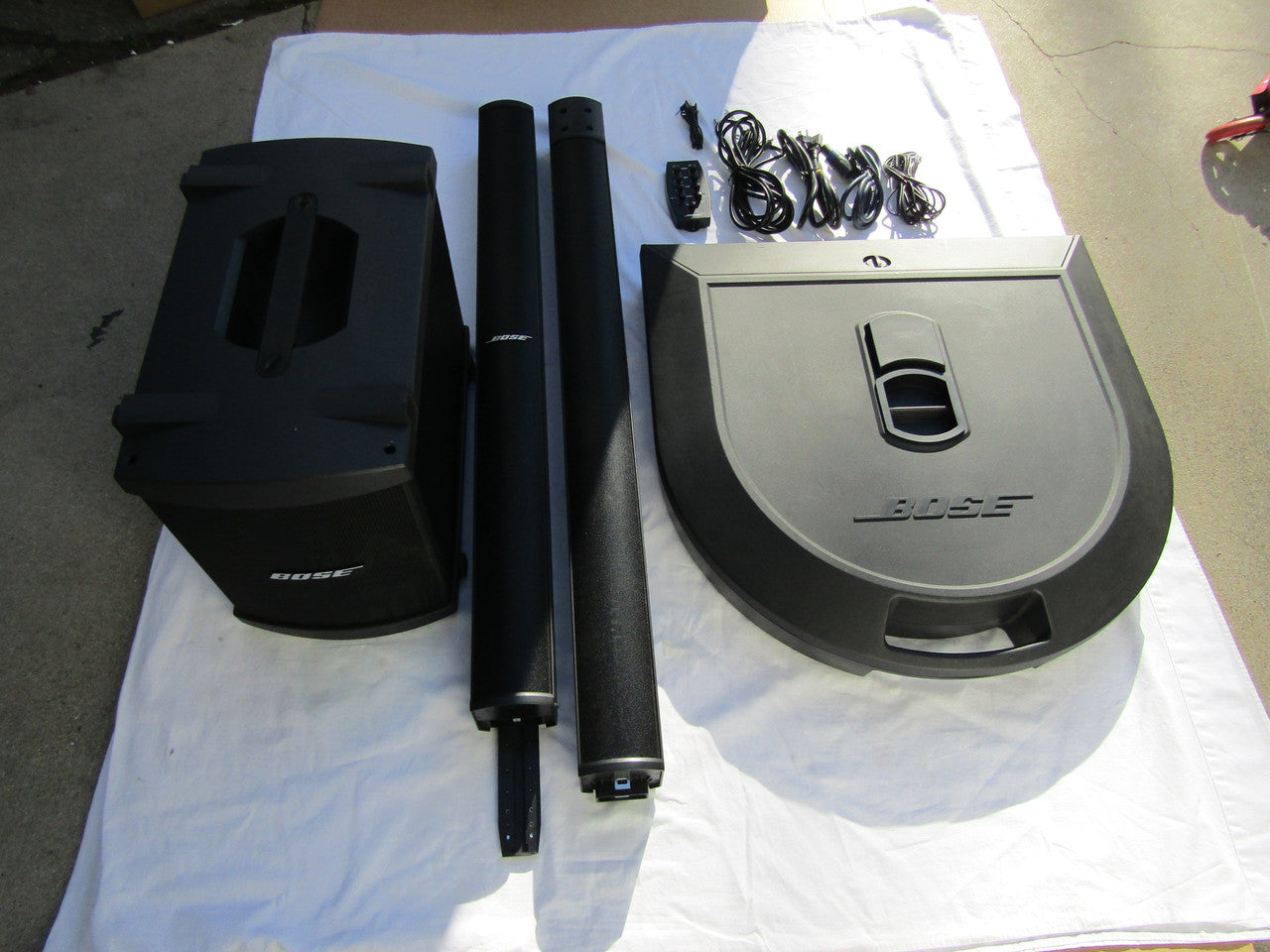 Bose L1 Model I Single Bass Package Powered Speakers VG