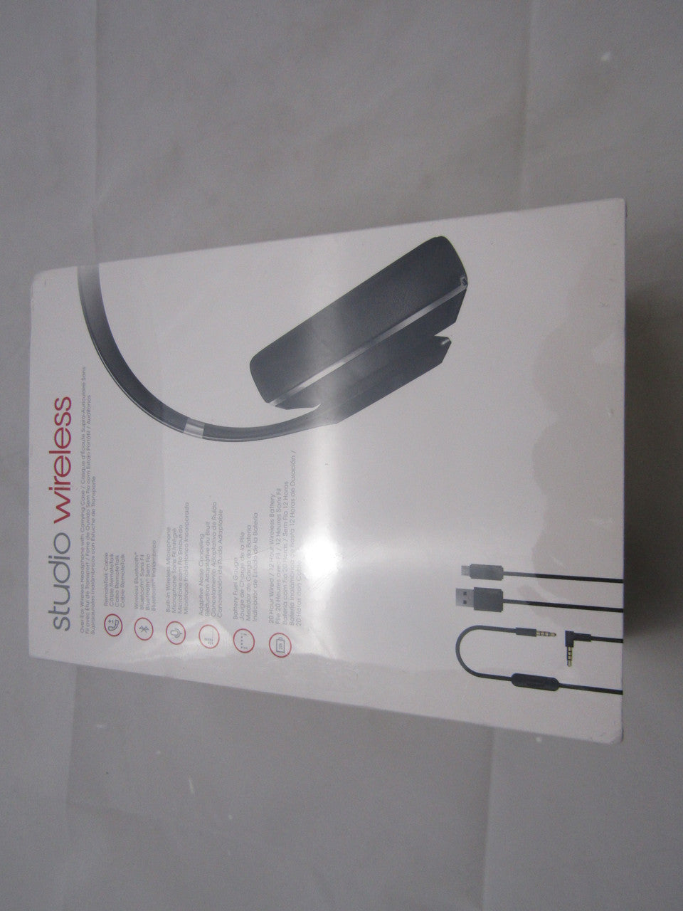 Beats Studio 2.0 Wireless Over-Ear Noise Reduction Headphones - Gloss Black MP1F2LL/A