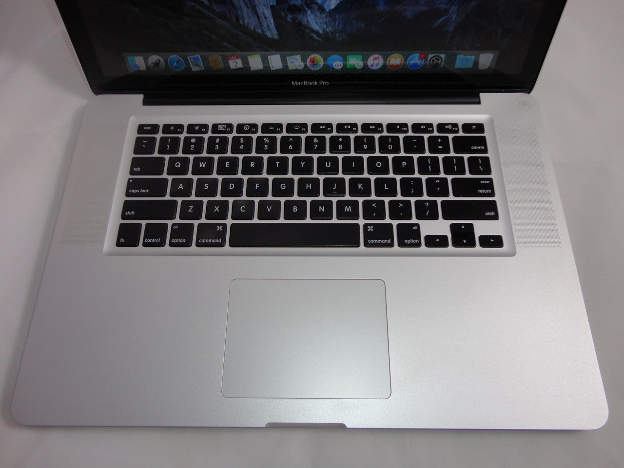 Apple MacBook Pro MB986LL/A 15.4-Inch Laptop 2.8GHz 8GB DDR3 Memory 100GB SSD (Solid State Drive) DVD Burner Mac OS El Capitan VG