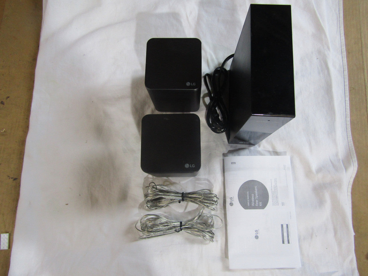 LG - Powered Wireless Rear Channel Speakers (Pair)  Black VG