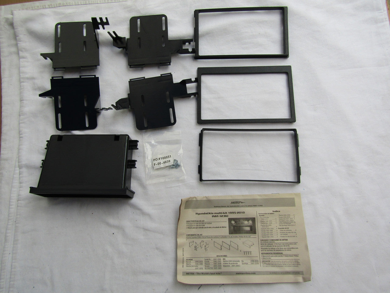 Metra 99-7358 Hyundai/Kia Multi 2005-2010 Single DIN/Double DIN (Black) LN