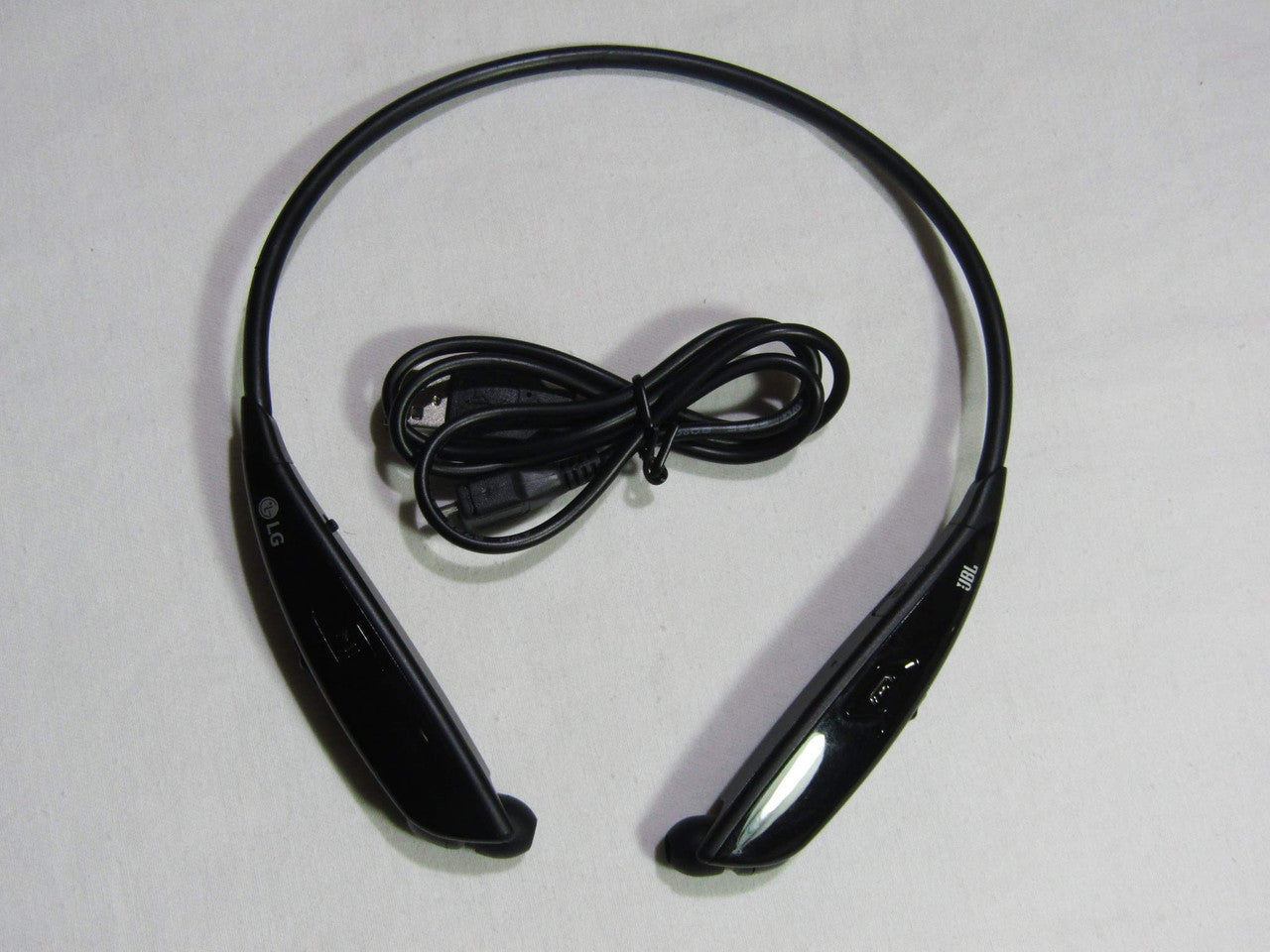 LG Electronics Tone Ultra HBS-810 Bluetooth Wireless Stereo Headset - Retail Packaging - Black VG