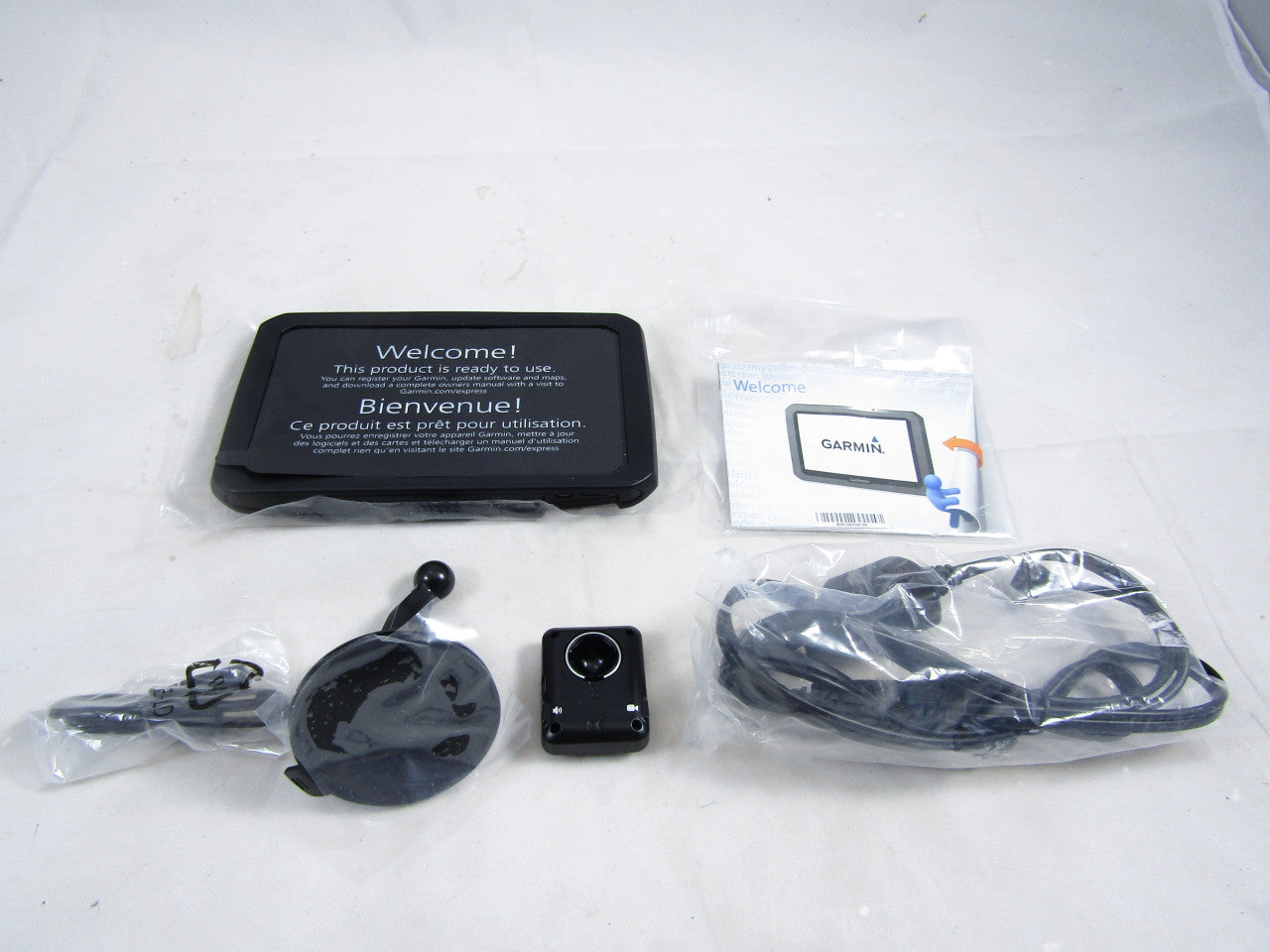 Garmin dezl 770LMTHD, Truck GPS Navigator with 7-inch Glass Display, Free Lifetime Map Updates and Traffic LN