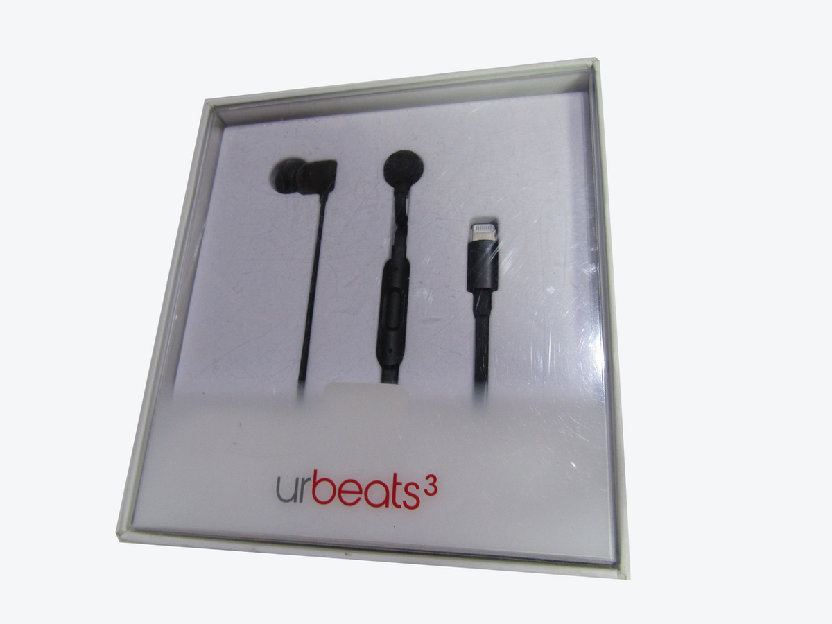 Beats urBeats3 Earphones Lightning Connector - Black MQHY2LL/A LN