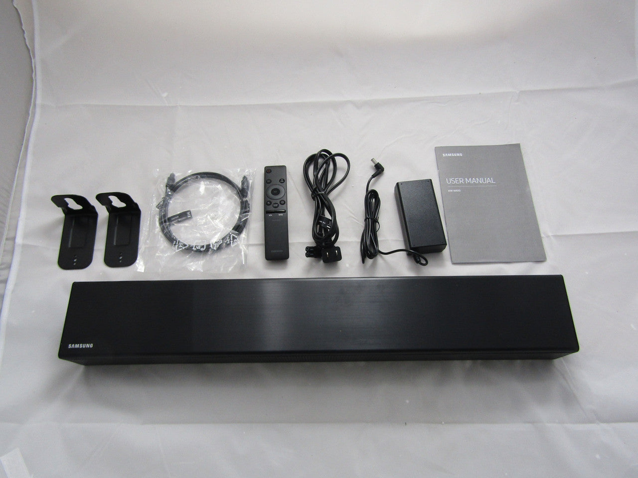 Samsung HW-N400/ZA 2.0-Channel Soundbar with Digital Amplifier - Black LN