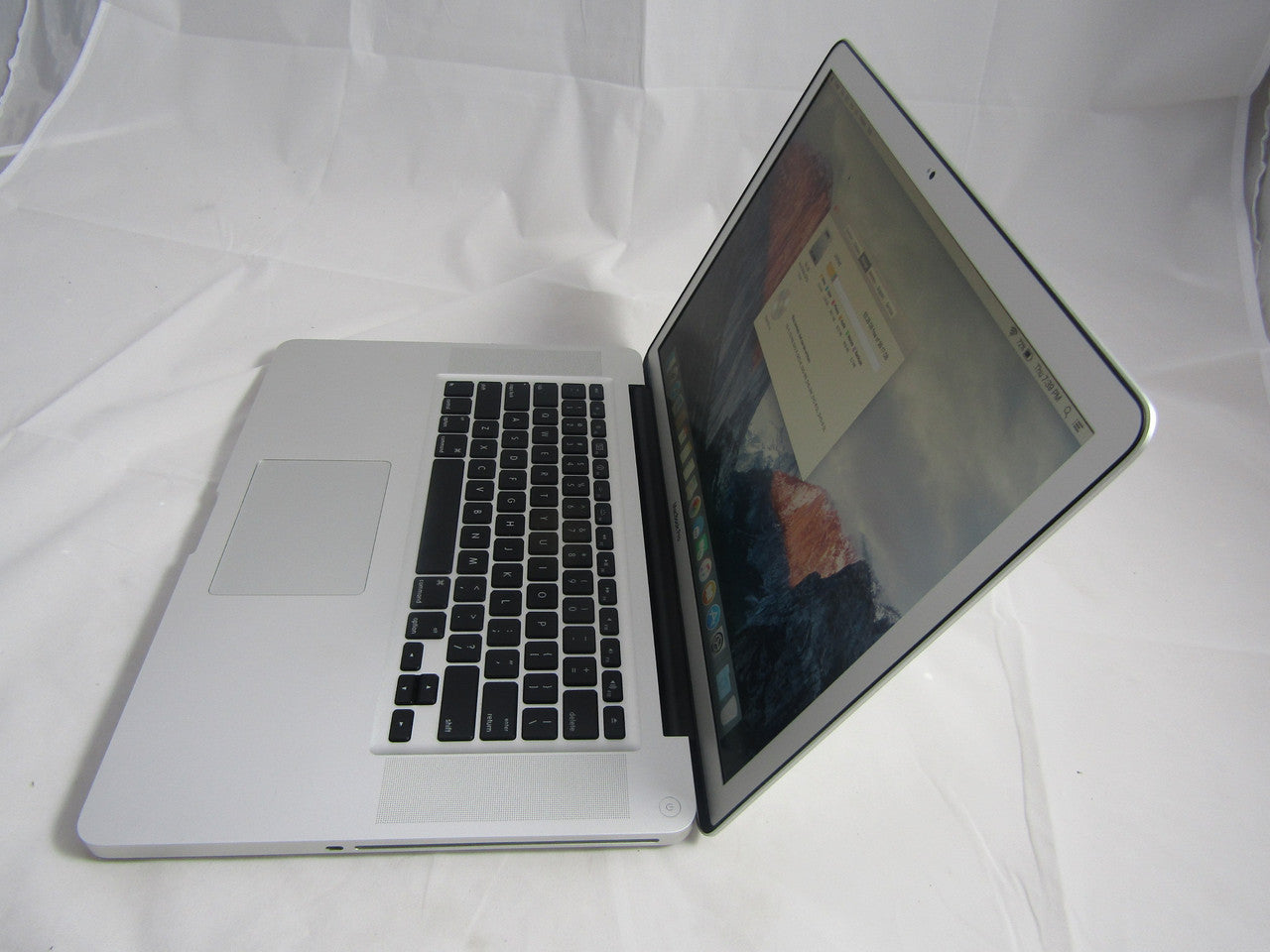 Apple MacBook Pro MB986LL/A 15.4" Anti-Glare Screen Laptop 2.8GHz 8GB DDR3 Memory 100GB SSD (Solid State Drive) DVD Burner Mac OS El Capitan VG1