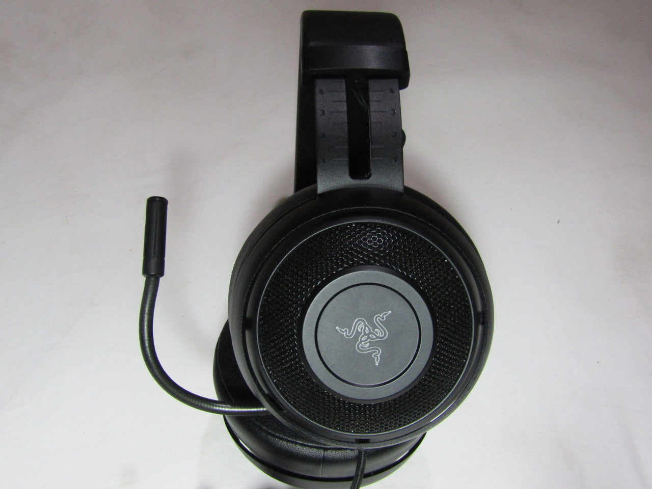 Razer Kraken 7.1 V2: 7.1 Surround Sound - Retractable Noise-Cancelling Mic - Lightweight Aluminum Frame - Gaming Headset Works with PC & PS4 - Black