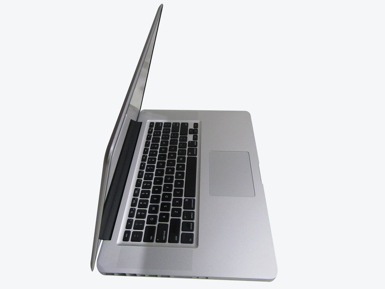 Apple MacBook Pro MD318LL/A 15.4” Laptop Intel QuadCore I7 2.2GHz 16GB DDR3 Memory 480GB SSD 1TB HDD No DVD Burner Mac OS Sierra VG