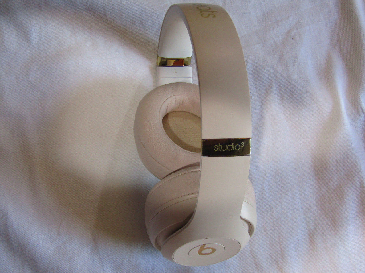 Beats by Dr. Dre - Beats Studio3 Wireless Noise Canceling Headphones - Beats Skyline Collection - Desert Sand