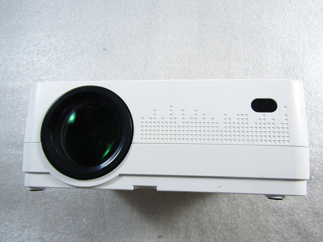 DBPOWER L21 Video Projector Upgraded Brightness to 8000 Lumen White VG