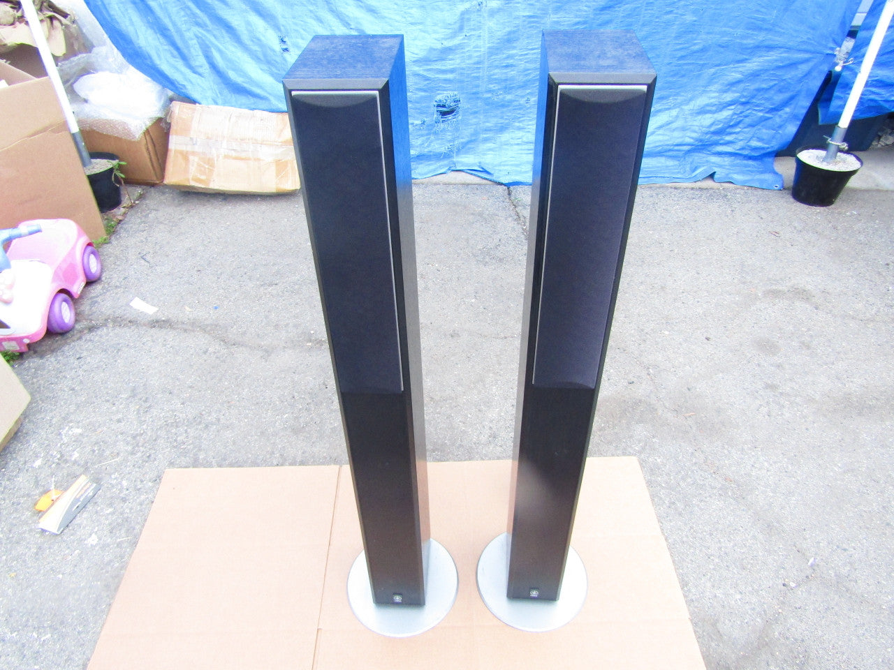 Yamaha NS-125F 2-Way Bass-Reflex Tower Speakers, Black (Pair) G
