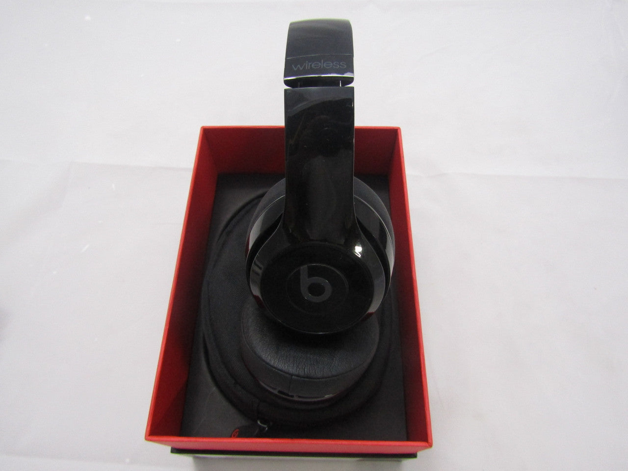 Beats Solo3 Wireless On-Ear Headphones Gloss Black MNEN2LL/A VG