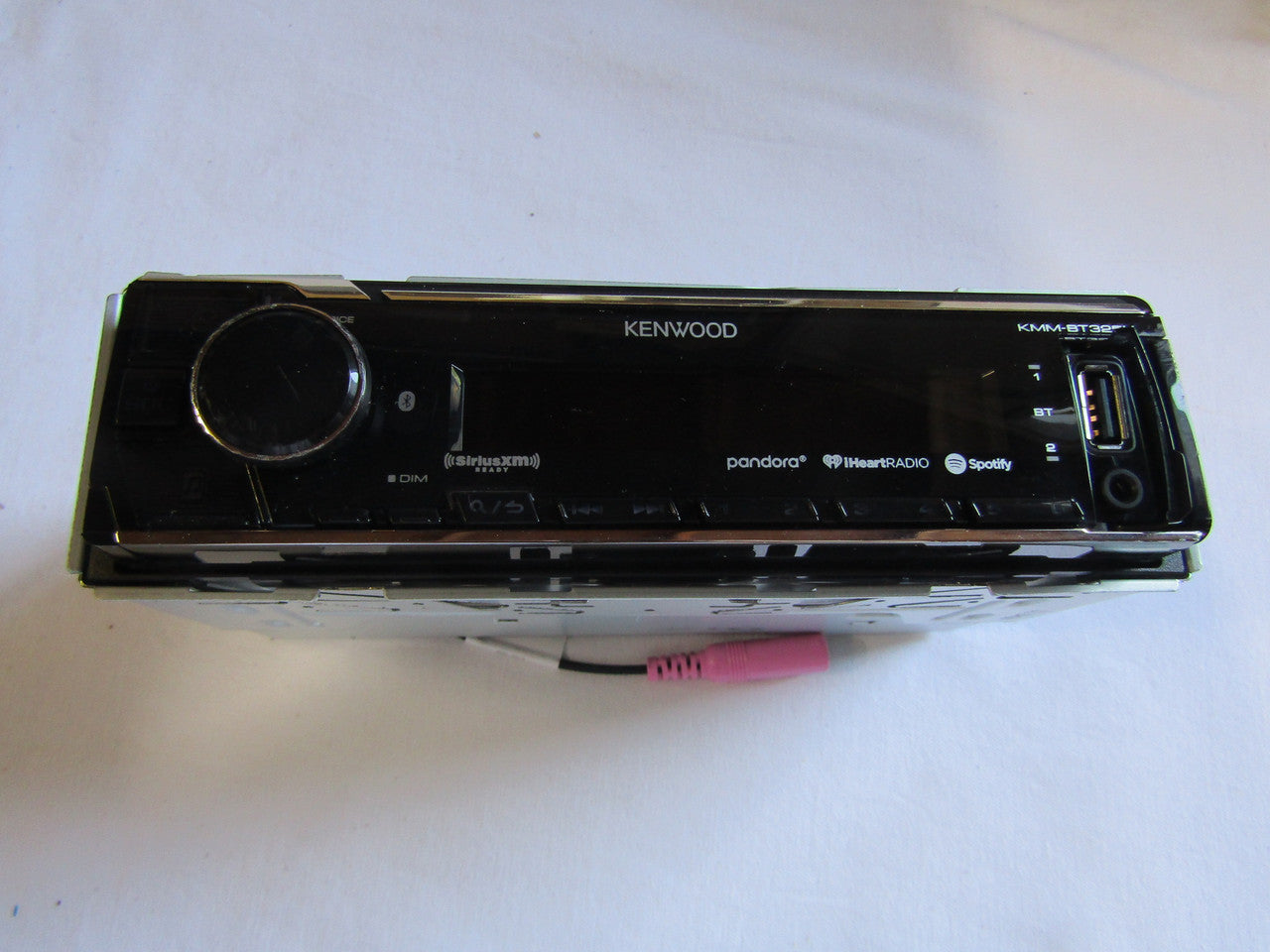 Kenwood KMM-BT325U In-Dash Digital Media Receiver Built-in Bluetooth Satellite Radio-ready with Detachable Faceplate Black VG