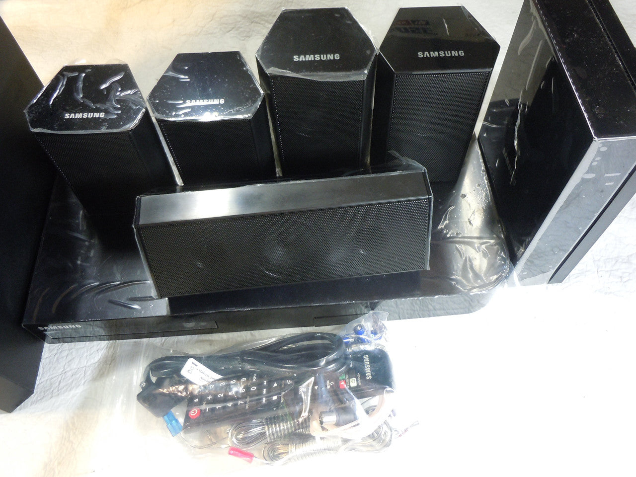 Samsung HT-H5500W 5.1 Channel 3D Blu-Ray Home Theater System VG