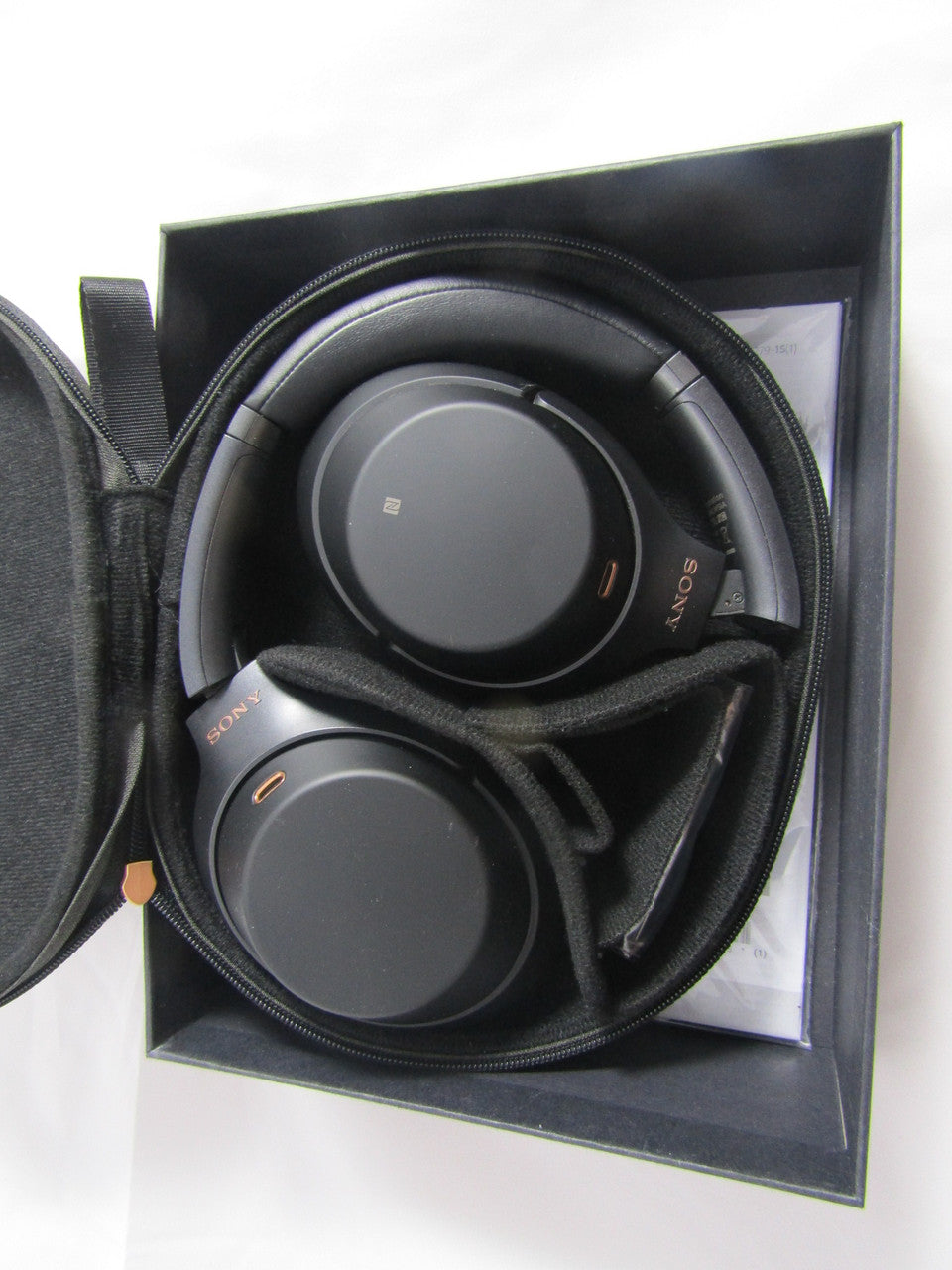 Sony Noise Cancelling Headphones WH1000XM3: Wireless Bluetooth Over the Ear Headphones with Mic and Alexa voice control - Industry Leading Active Noise Cancellation - Black VG