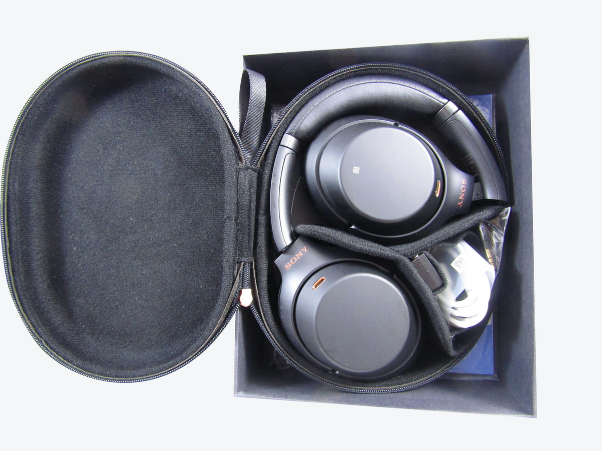 Sony Noise Cancelling Headphones WH1000XM3: Wireless Bluetooth Over the Ear Headphones with Mic and Alexa voice control - Industry Leading Active Noise Cancellation - Black LN