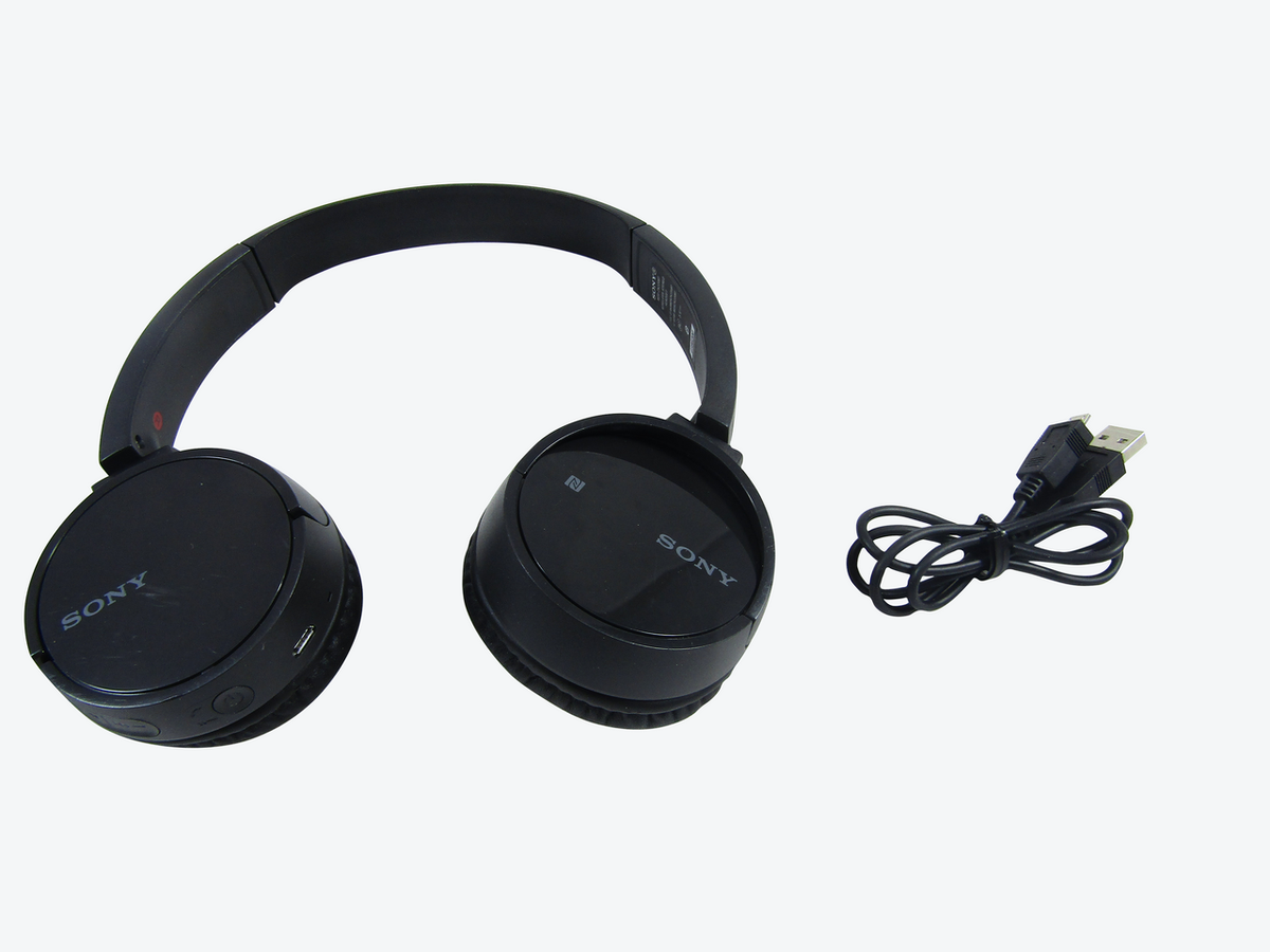 Sony MDRZX220BT/B Wireless, On-Ear Headphone, Black VG