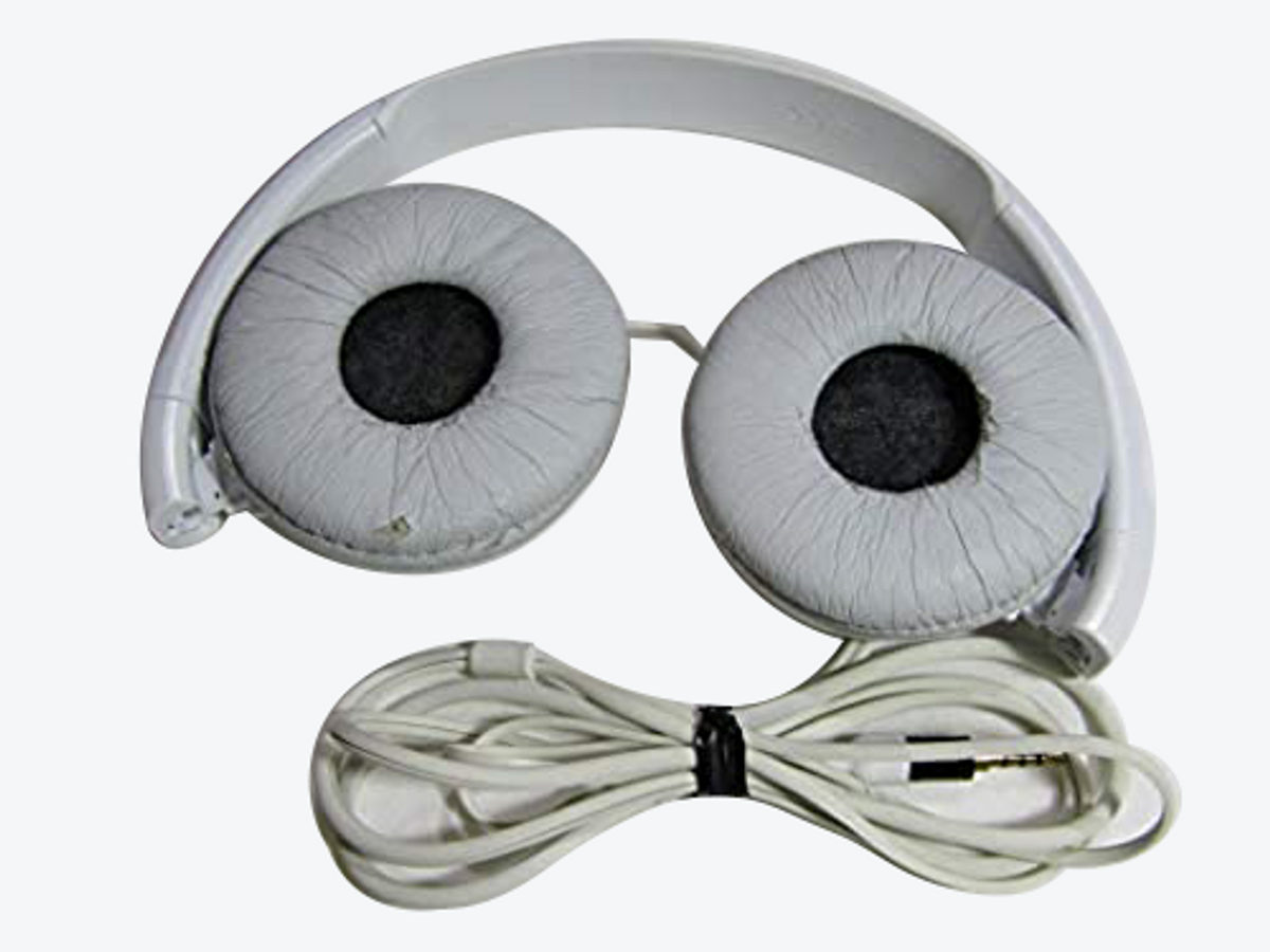 Sony ZX Series Wired On-Ear Headphones, White (MDRZX110/WHI) AC