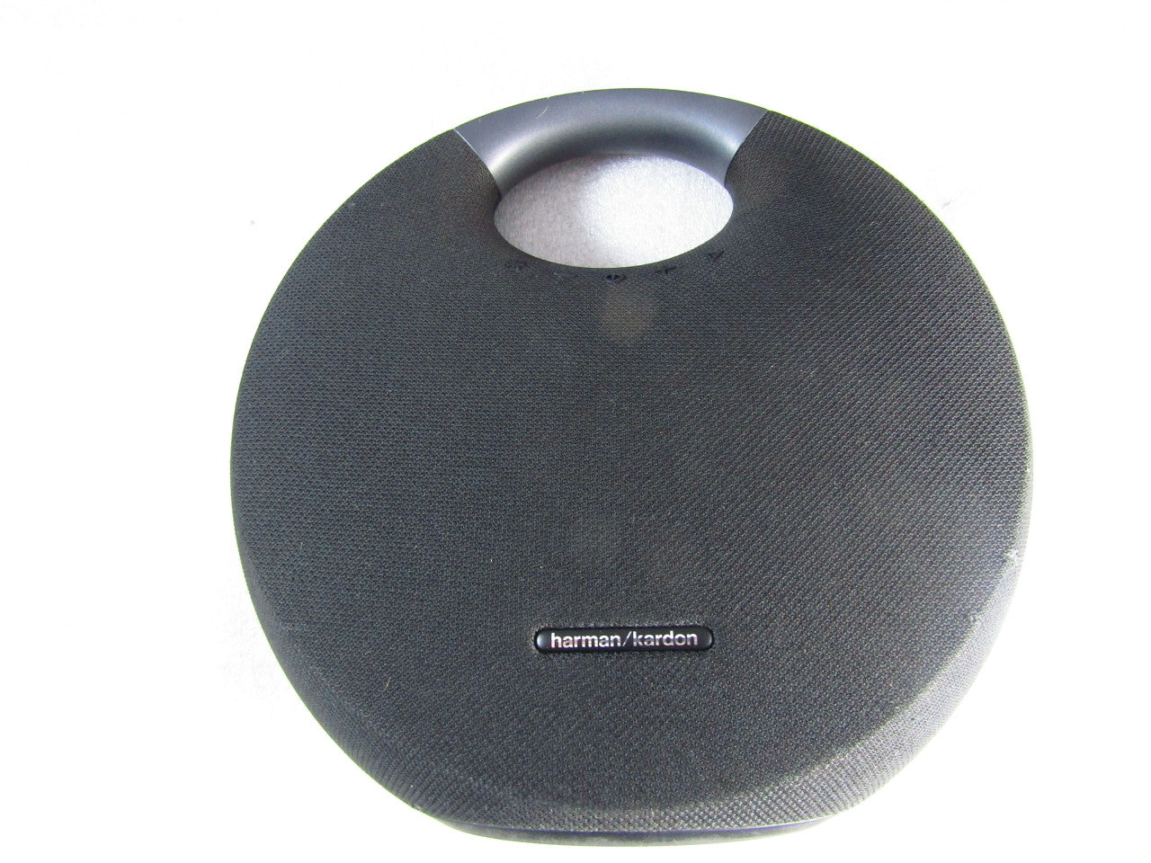 Harman Kardon Onyx Studio 6 is a premium portable Bluetooth speaker system Black VG