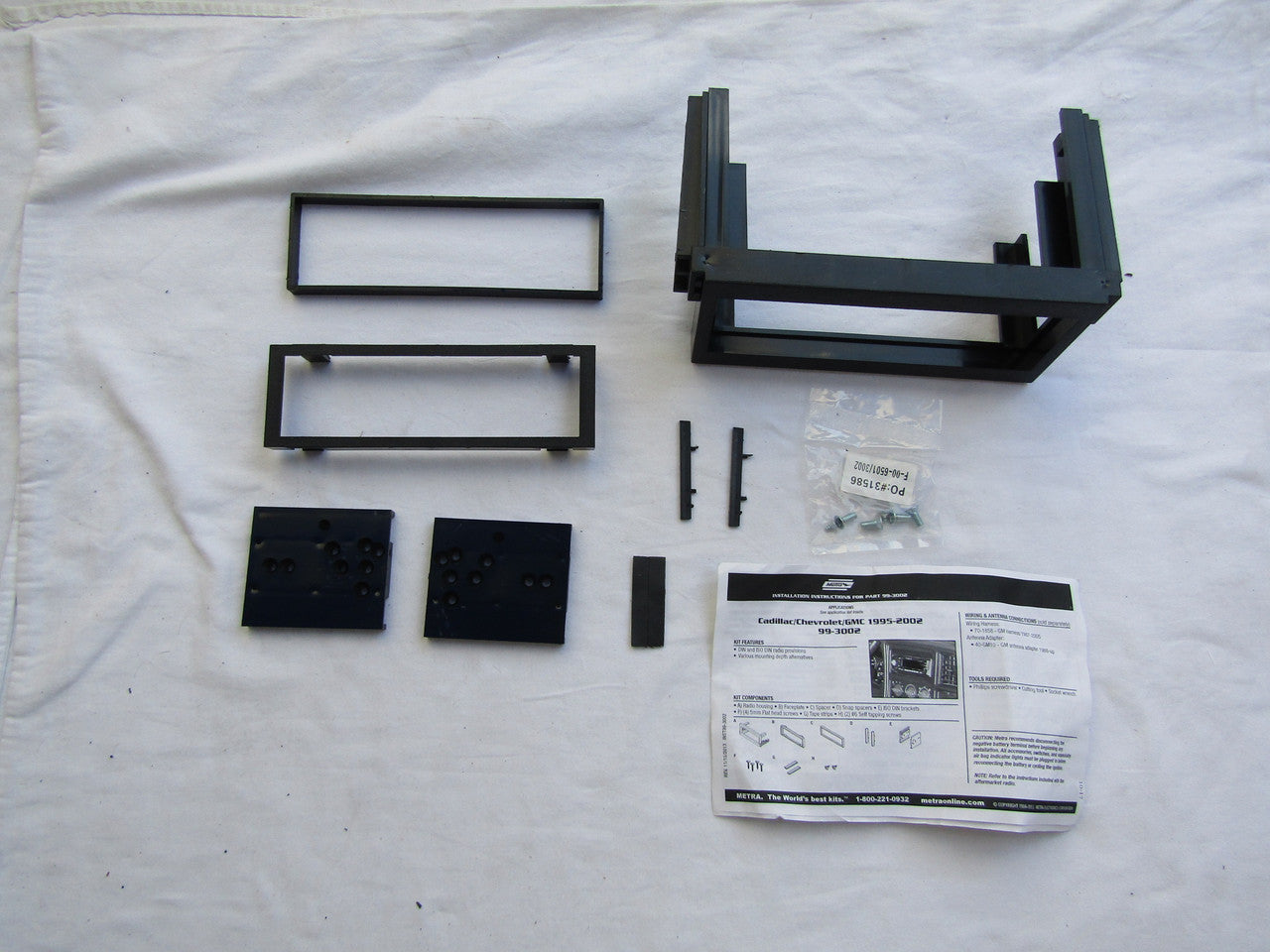 Metra 99-3002 Dash Kit For GM Truck And Van 95-05 LN
