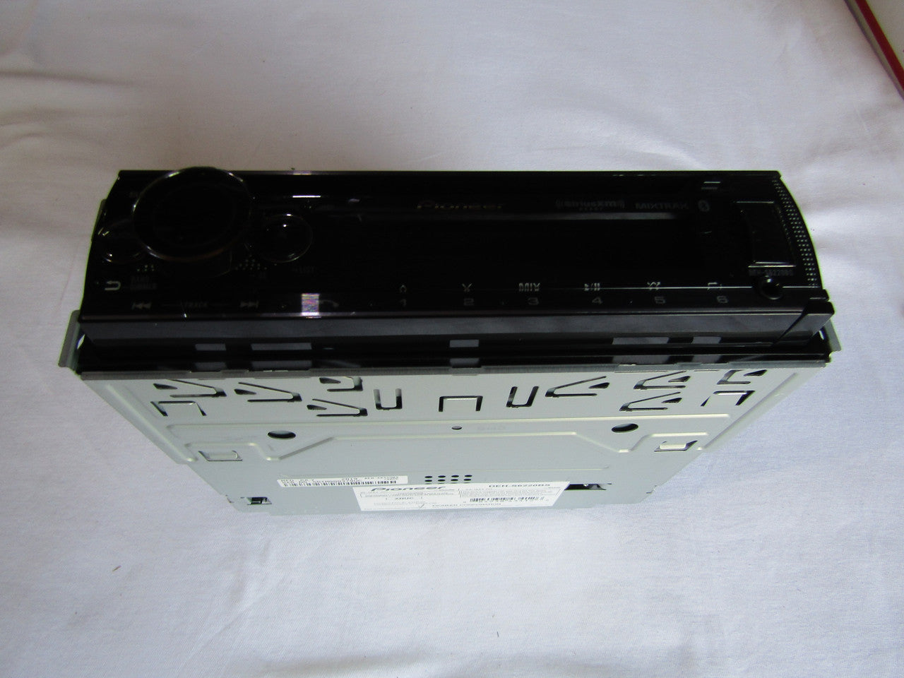 Pioneer DEH-S6220BS In-Dash CD/DM Receiver Built-in Bluetooth Satellite Radio-ready with Detachable Faceplate Black VG