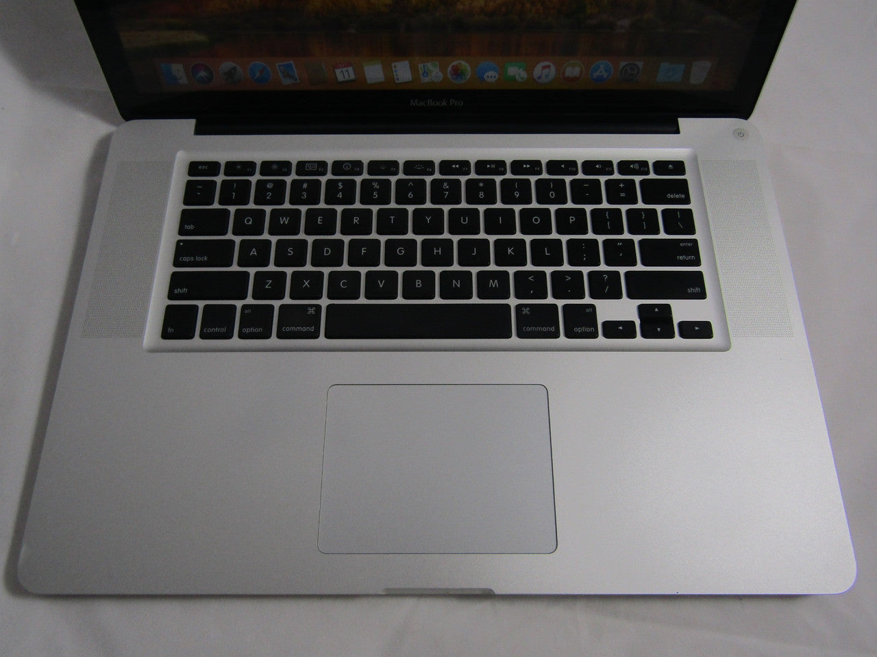Apple MacBook Pro MC723LL/A 15.4” Laptop Intel i7 2.2GHz 16GB Memory 256GB SSD MacOS 10.12 High Sierra VG