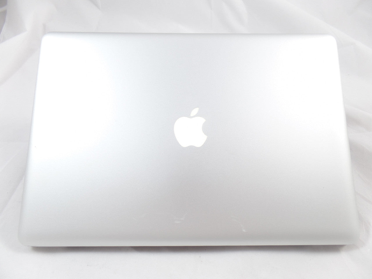 Apple MacBook Pro MC723LL/A 15.4” Laptop Intel i7 2.2GHz 16GB Memory 512GB SSD MacOS 10.13, High Sierra VG
